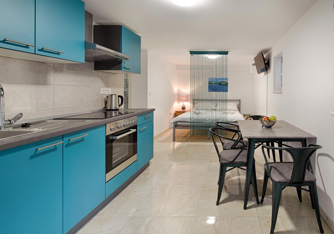 Cezar Luxury Apartment Омиш Экстерьер фото
