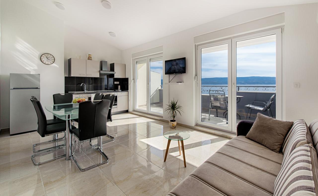 Cezar Luxury Apartment Омиш Экстерьер фото